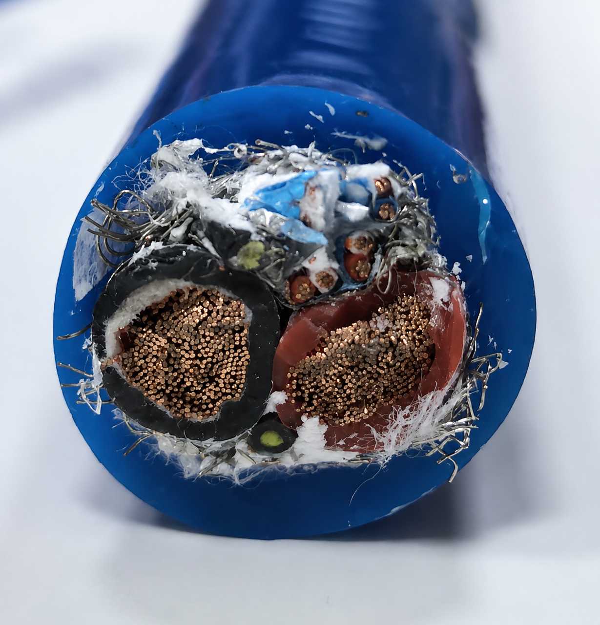 subsea tether cable power and fiber hybrid design.jpg
