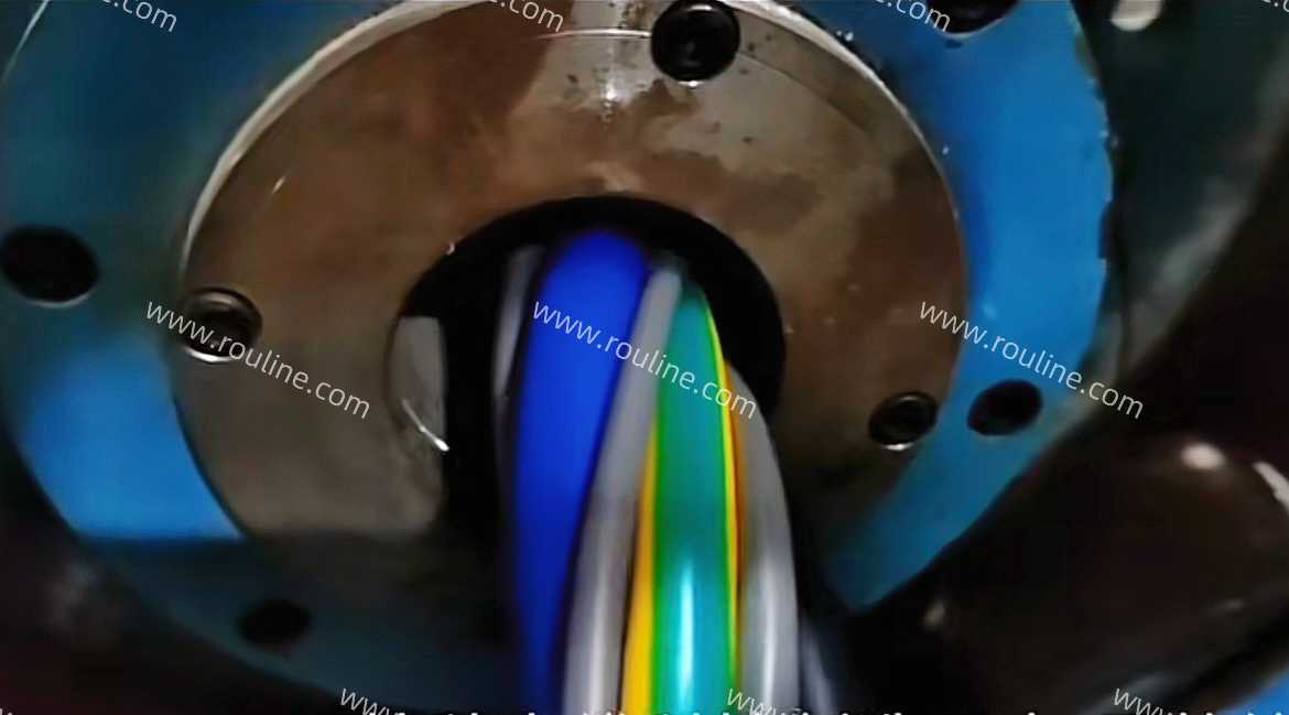 Cable cores arranged before final jacketing process.jpg