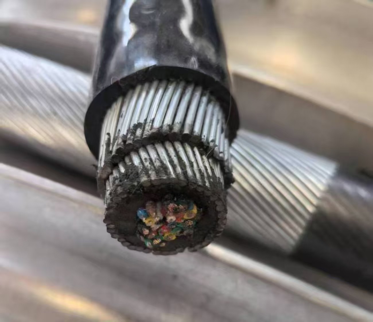 ROV Cable with Armoured Construction ROV Cable with Armoured Construction